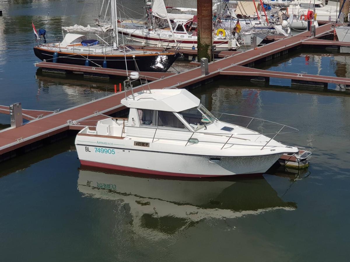 Nuit Insolite A Bord Du Bateau Exocet III 滨海布洛涅 外观 照片